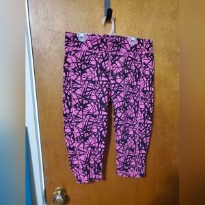 Danskin Pink and Black Geometric Capri Leggings Size M